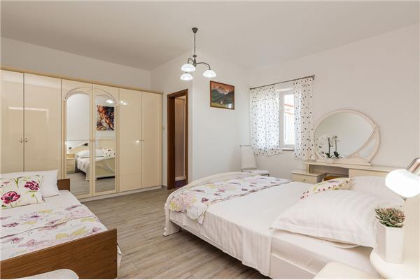 Apartment A3, for 7 persons