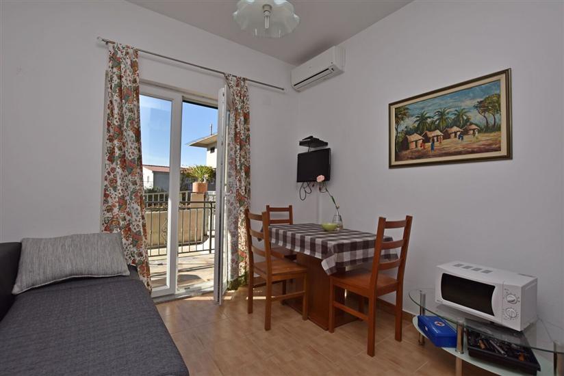 Apartment A8, for 4 persons