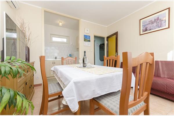 Apartment A1, for 5 persons