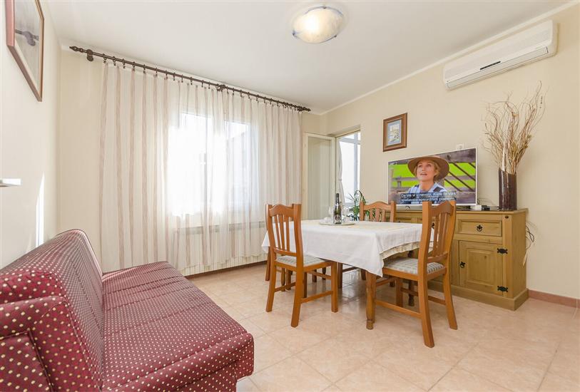 Apartment A1, for 5 persons