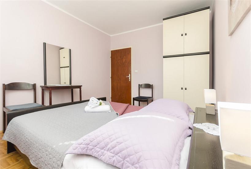 Apartment A1, for 5 persons