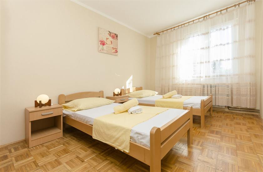 Apartment A1, for 5 persons