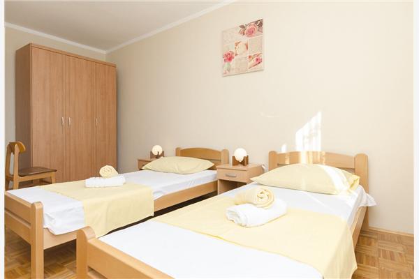Apartment A1, for 5 persons