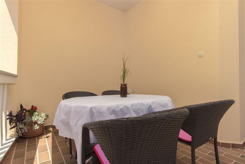 Apartment A4, for 4 persons