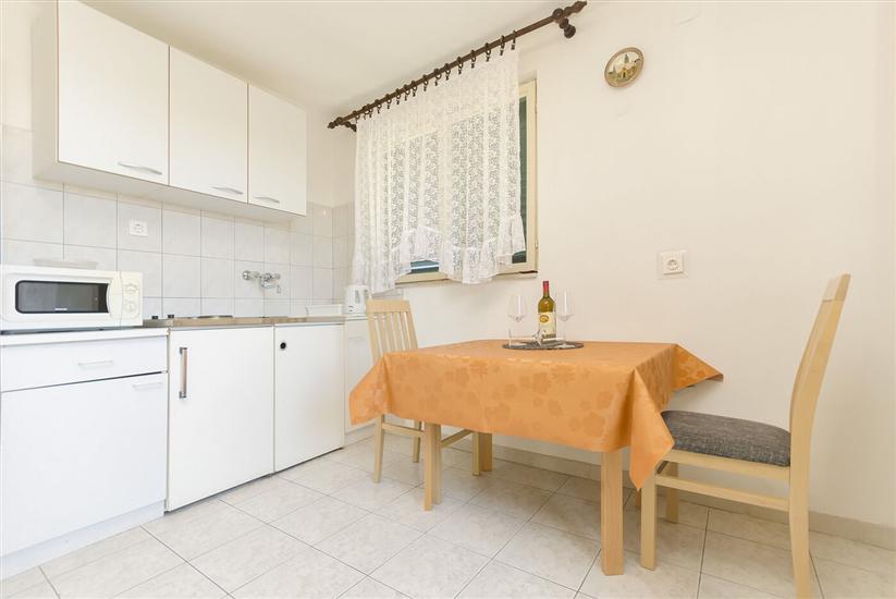 Apartment A2, for 3 persons