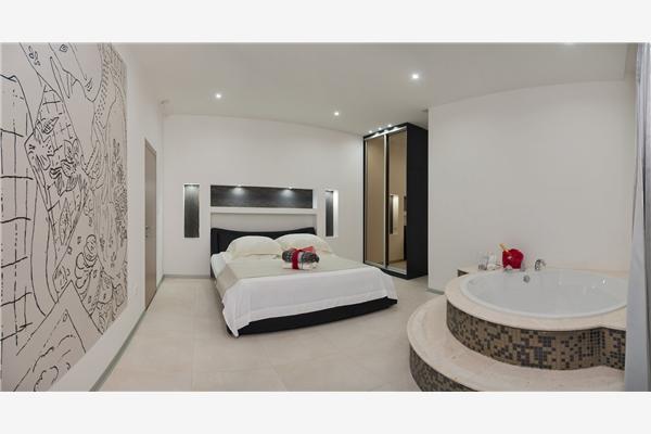 House K1, for 12 persons