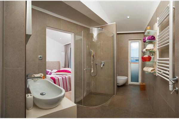 House K1, for 12 persons