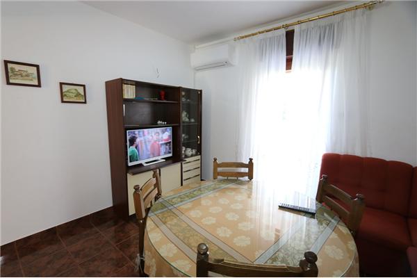 Apartment A2, for 5 persons