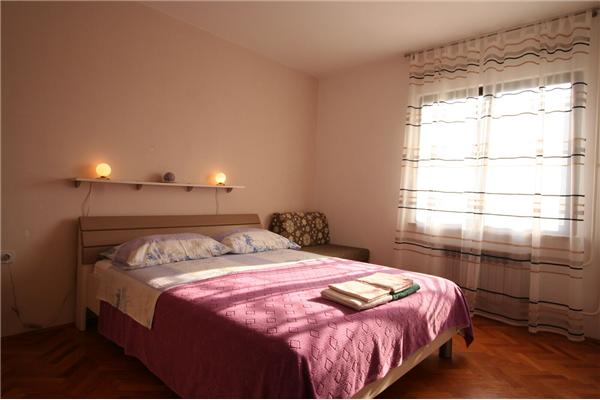 Apartment A1, for 5 persons