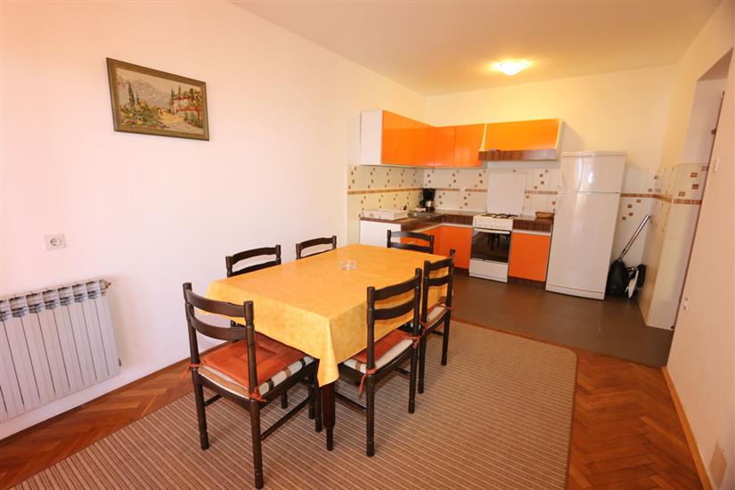 Apartment A2, for 5 persons