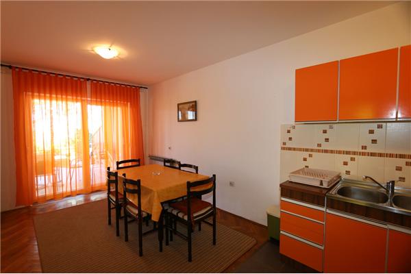 Apartment A2, for 5 persons