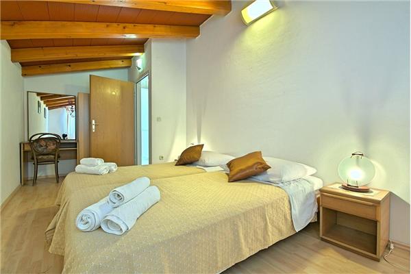 House A1, for 7 persons