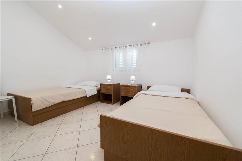 Apartment A3, for 5 persons