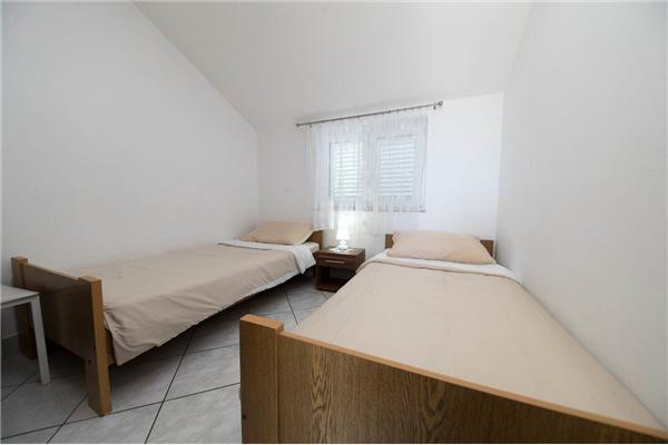 Apartment A4, for 4 persons