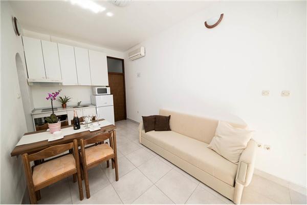 Apartment A4, for 4 persons