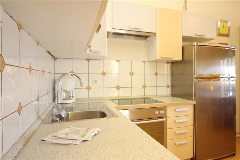 Apartment A12, for 5 persons