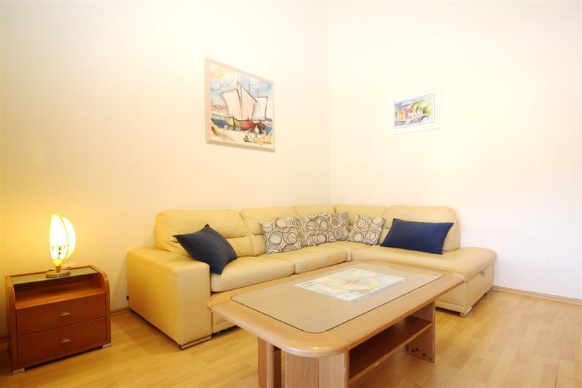 Apartment A12, for 5 persons