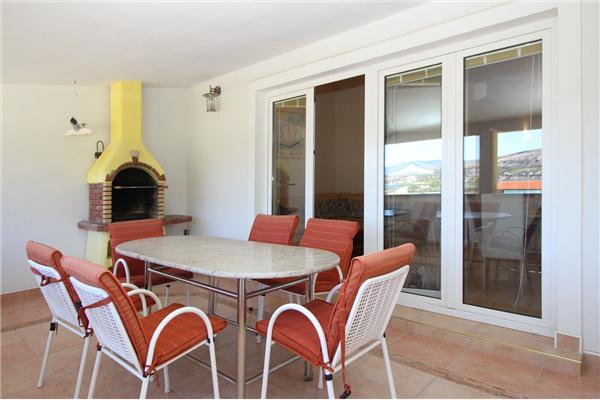 Apartment A12, for 5 persons