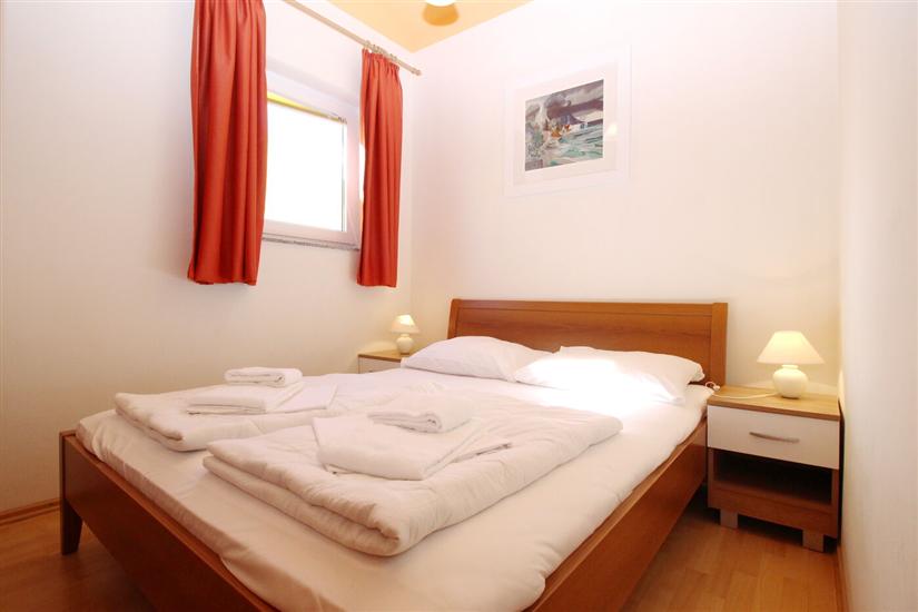 Apartment A12, for 5 persons