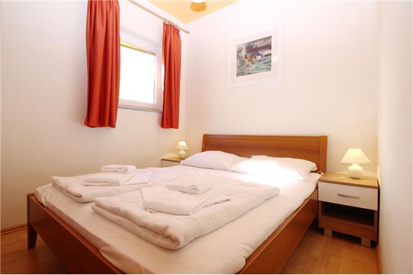 Apartment A12, for 5 persons