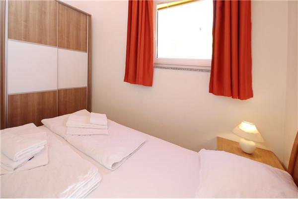 Apartment A12, for 5 persons