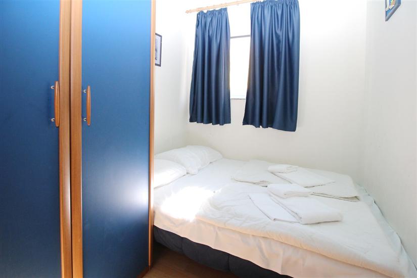 Apartment A12, for 5 persons