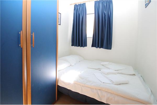 Apartment A12, for 5 persons