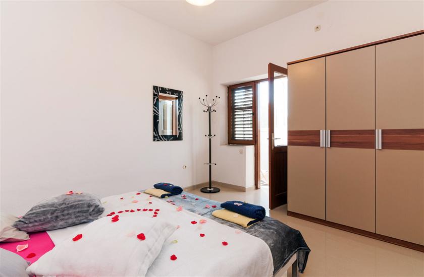 Apartment A1, for 5 persons