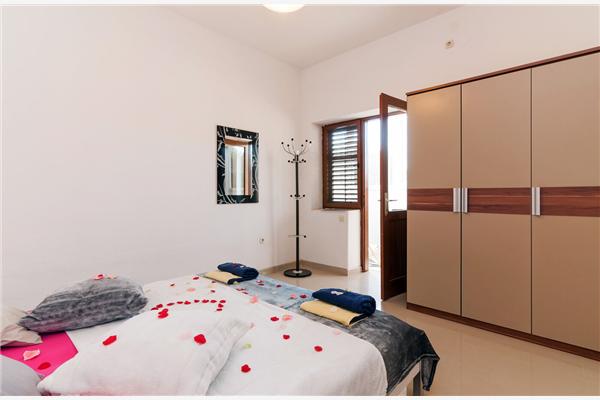 Apartment A1, for 5 persons