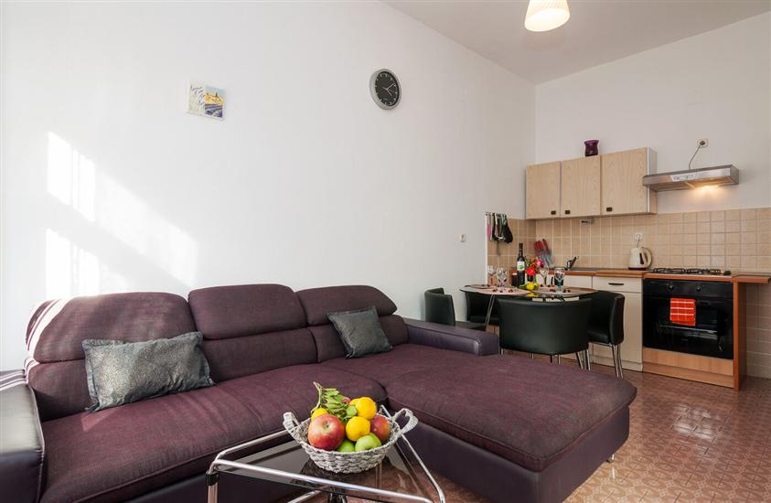 Apartment A1, for 5 persons