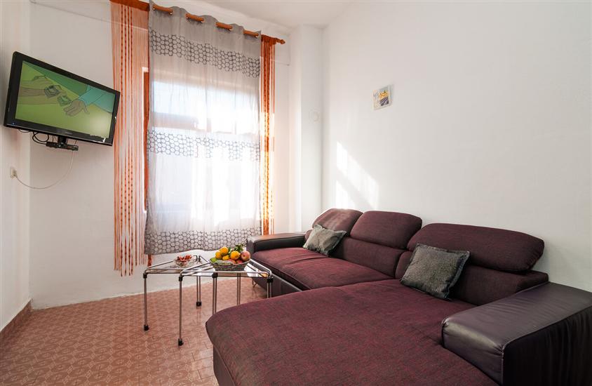 Apartment A1, for 5 persons