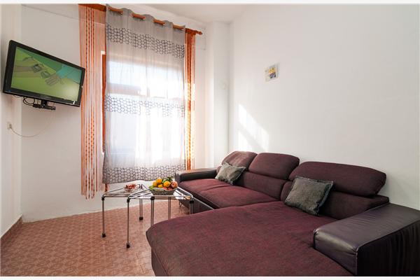 Apartment A1, for 5 persons