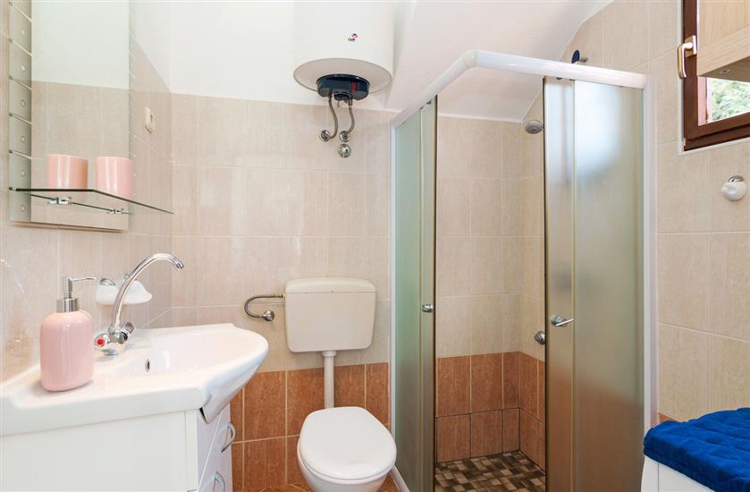 Apartment A1, for 5 persons