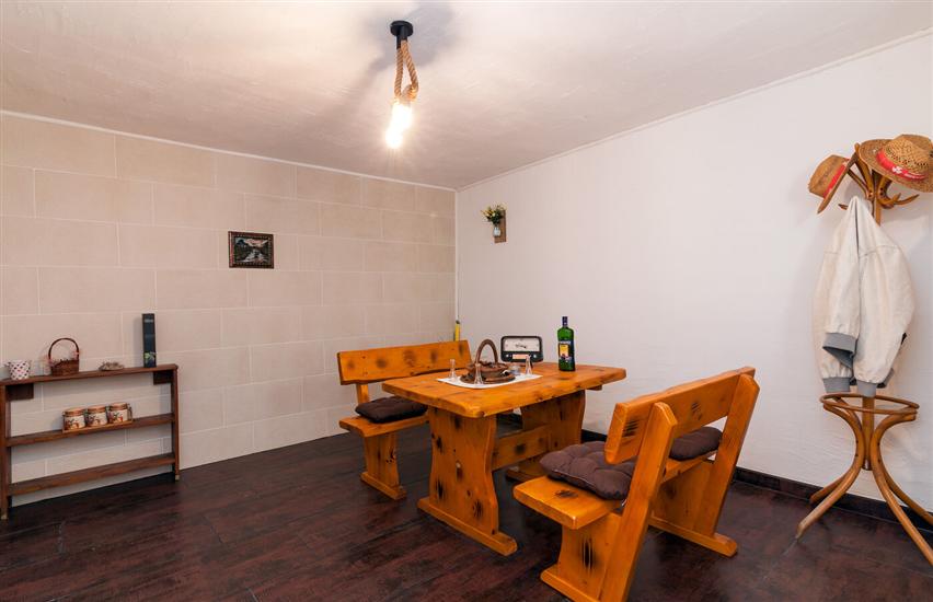 Apartment A1, for 5 persons