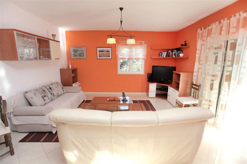 Apartment A1, for 8 persons