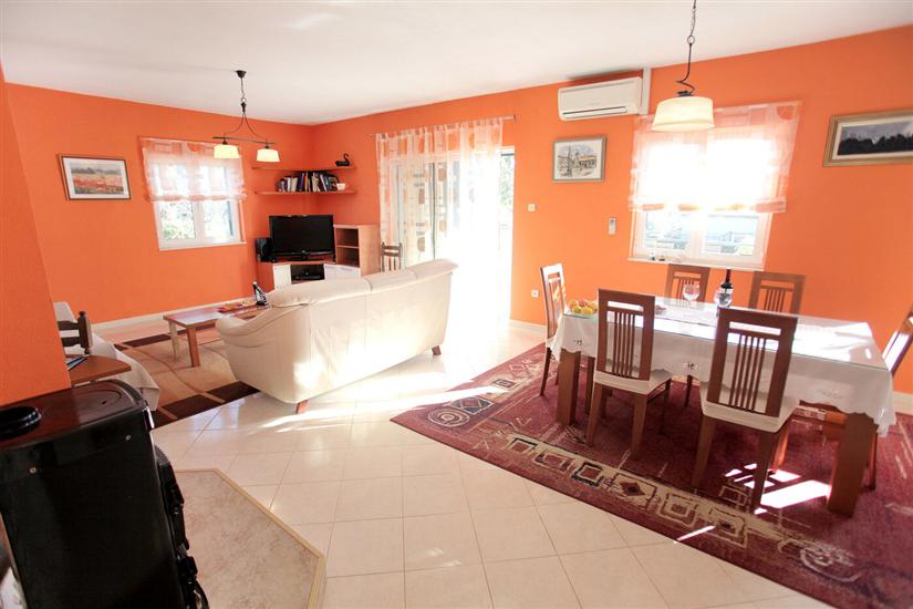 Apartment A1, for 8 persons