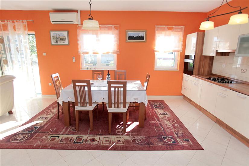 Apartment A1, for 8 persons