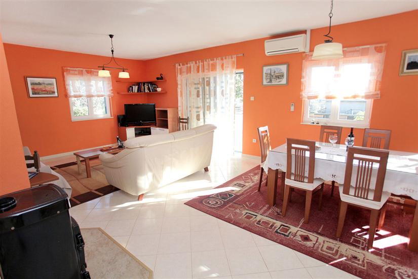 Apartment A1, for 8 persons