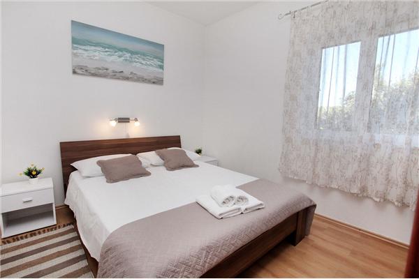 Apartment A1, for 8 persons