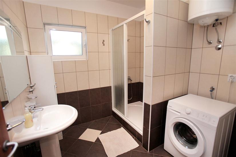 Apartment A1, for 8 persons