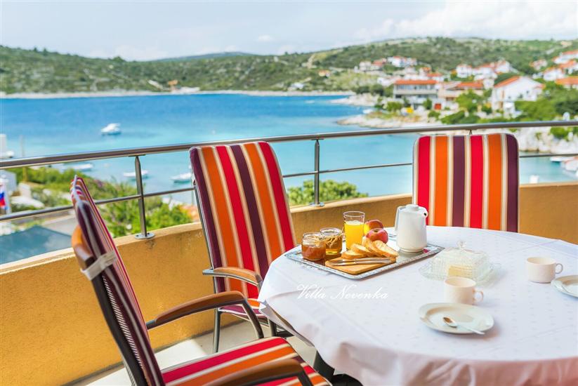 Apartment A1, for 6 persons