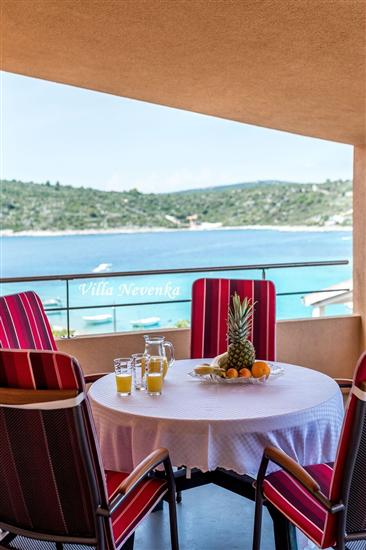 Apartment A2, for 5 persons