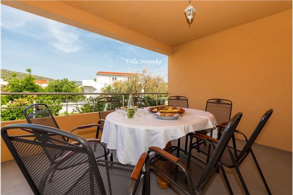 Apartment A3, for 10 persons