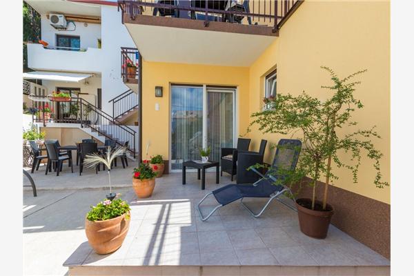 Apartment A2, for 4 persons