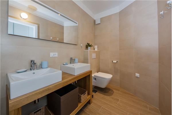 House K1, for 10 persons