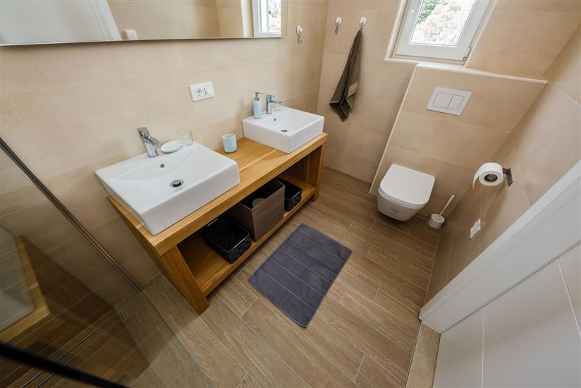 House K1, for 10 persons