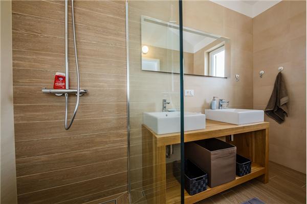 House K1, for 10 persons