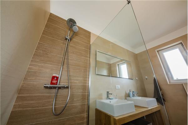 House K1, for 10 persons