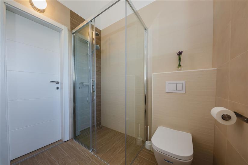 House K1, for 10 persons