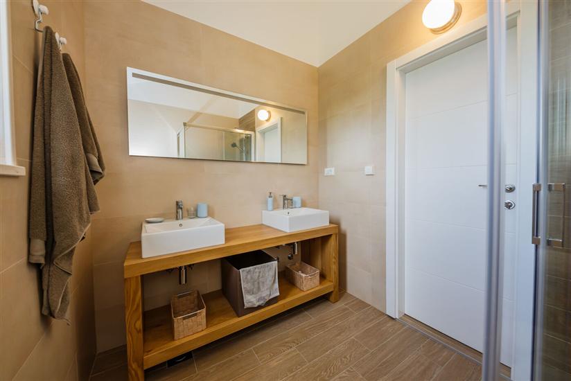 House K1, for 10 persons